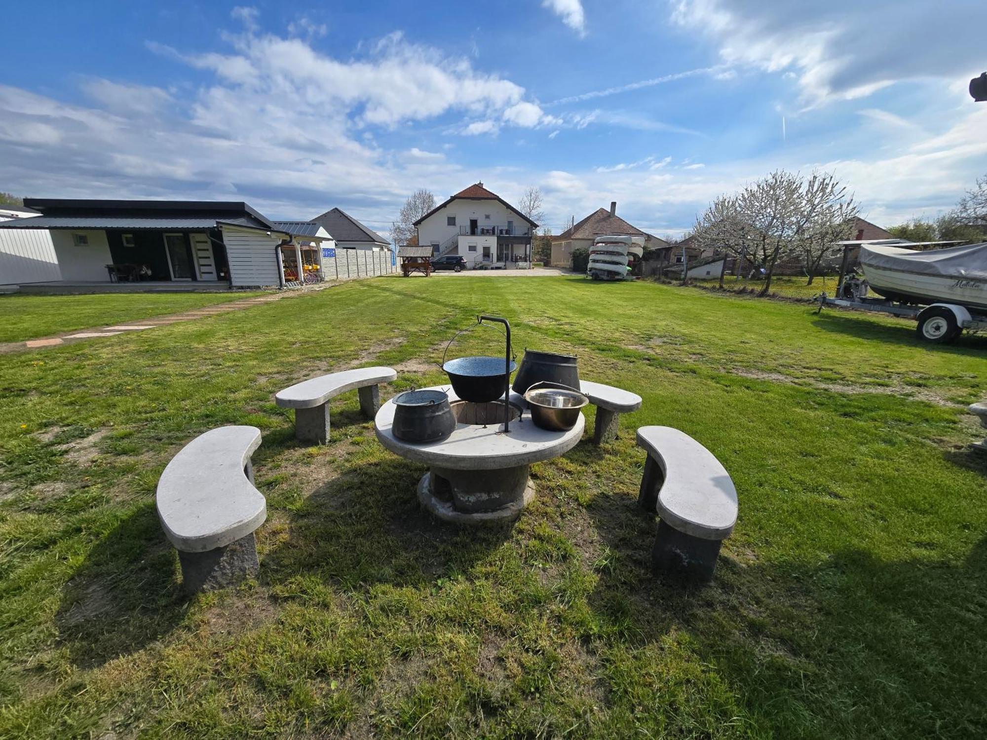 Duna-Beach Apartman Kimle Eksteriør bilde